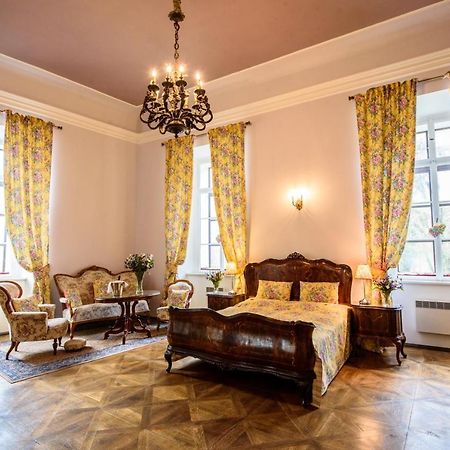 Chateau Hostacov Hotel Exterior photo
