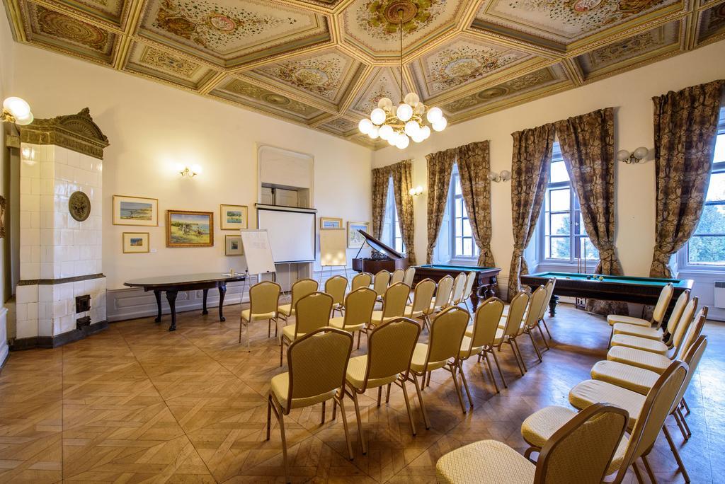 Chateau Hostacov Hotel Exterior photo