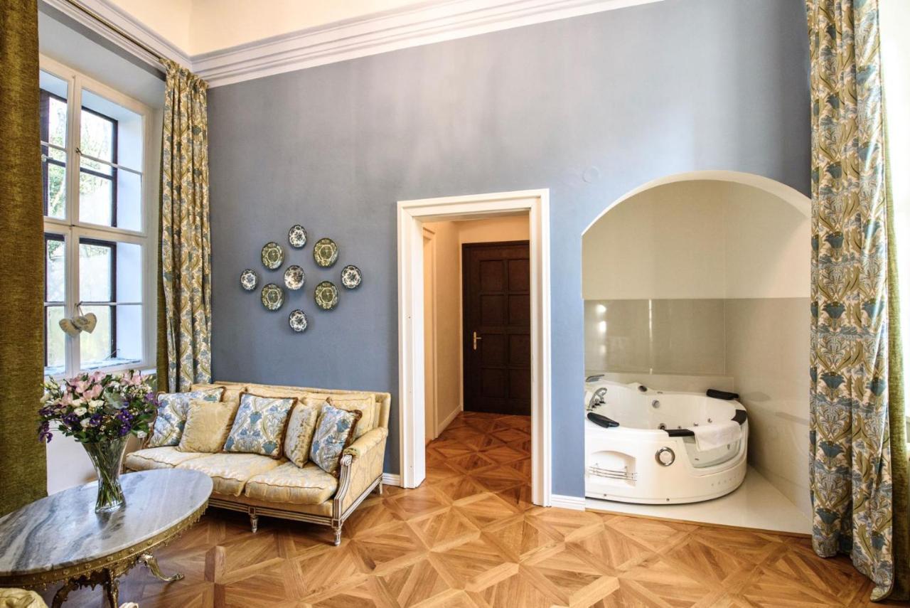 Chateau Hostacov Hotel Exterior photo